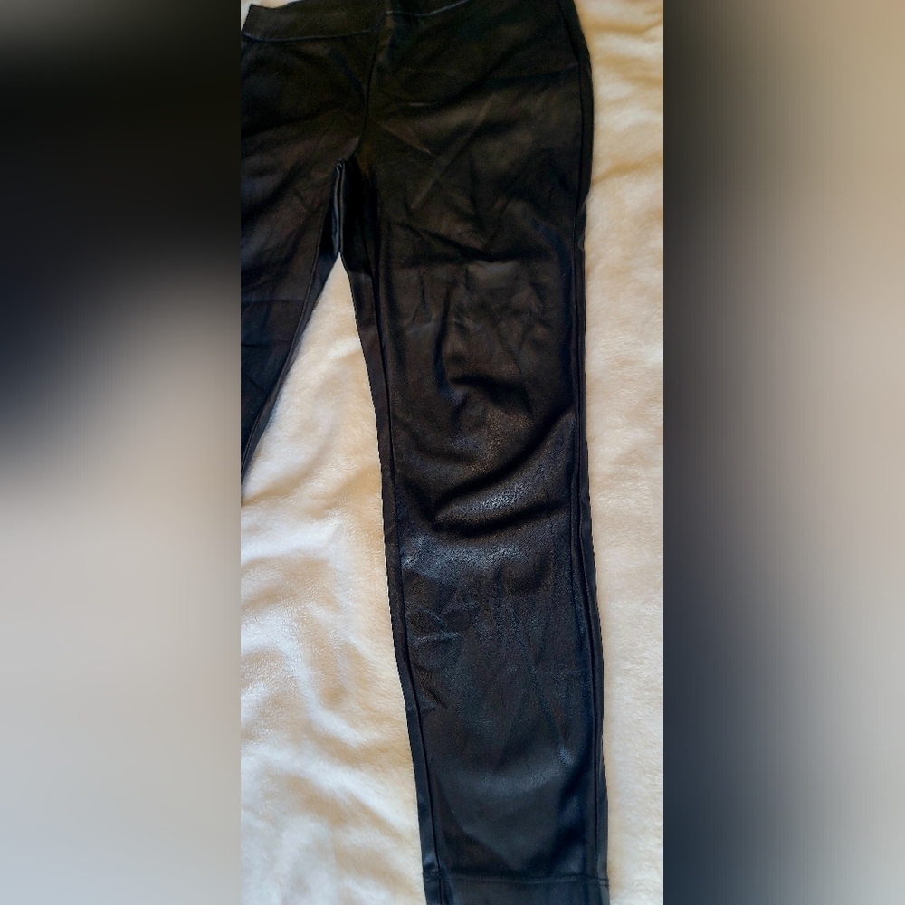 Ann Taylor Faux Leather Pants Womens Size 8 Black Vegan Leather - Picture 3 of 13